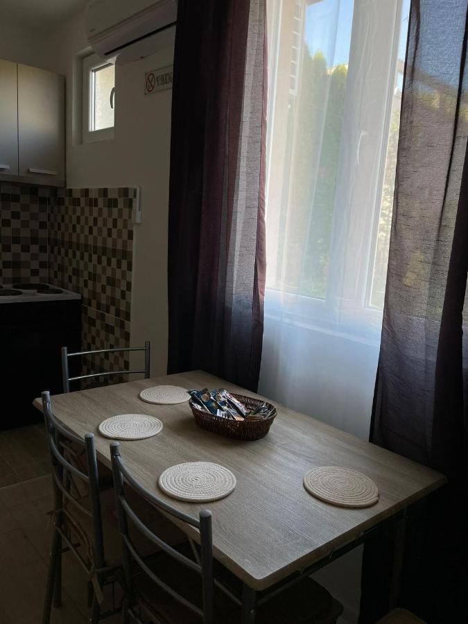 Apartmani Marija Zemun Zemun Polje Exteriér fotografie
