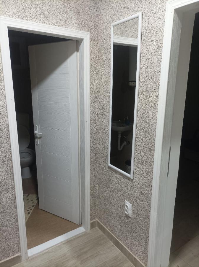 Apartmani Marija Zemun Zemun Polje Exteriér fotografie